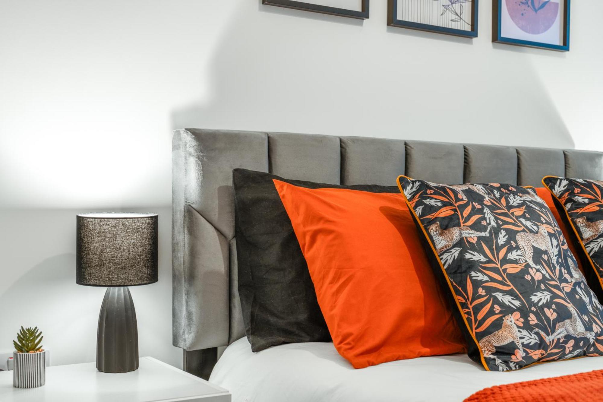 Potters Bar - Free Parking - Private Bathroom - Netflix - 4 Mins Walk To Station - 20 Mins Direct Trains To London 外观 照片