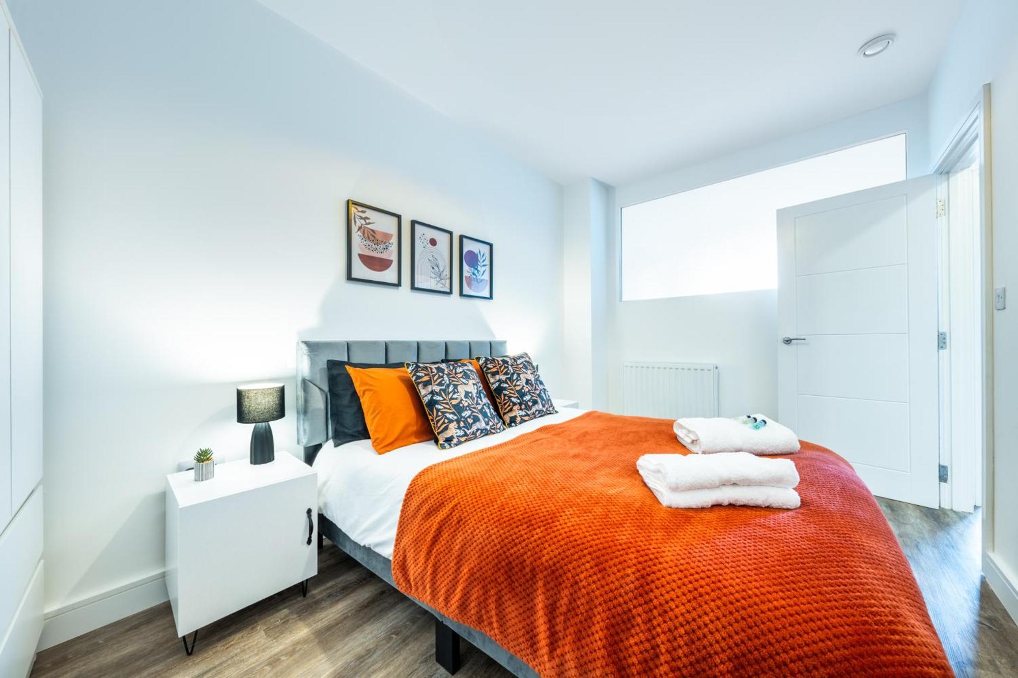 Potters Bar - Free Parking - Private Bathroom - Netflix - 4 Mins Walk To Station - 20 Mins Direct Trains To London 外观 照片