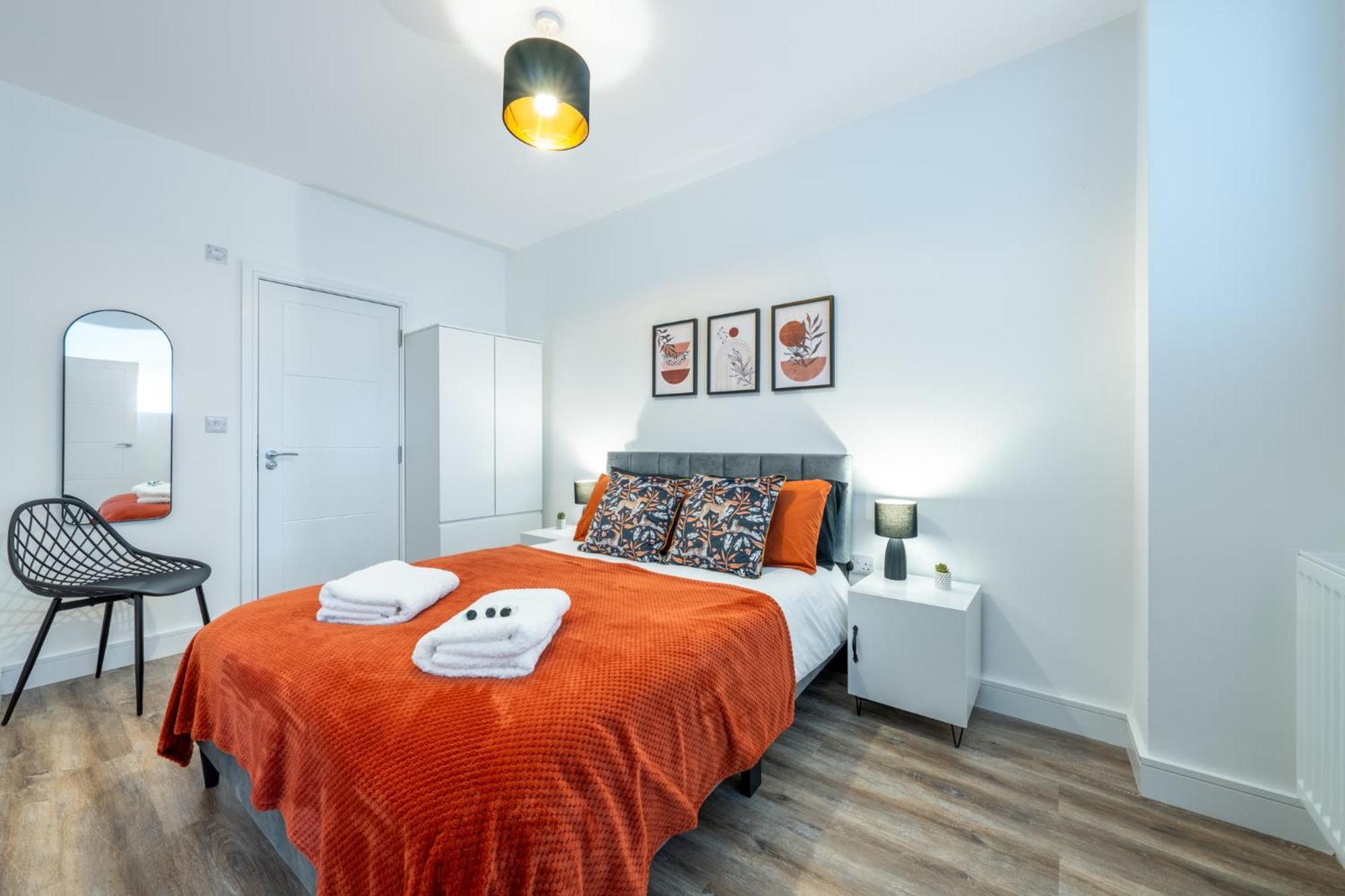 Potters Bar - Free Parking - Private Bathroom - Netflix - 4 Mins Walk To Station - 20 Mins Direct Trains To London 外观 照片