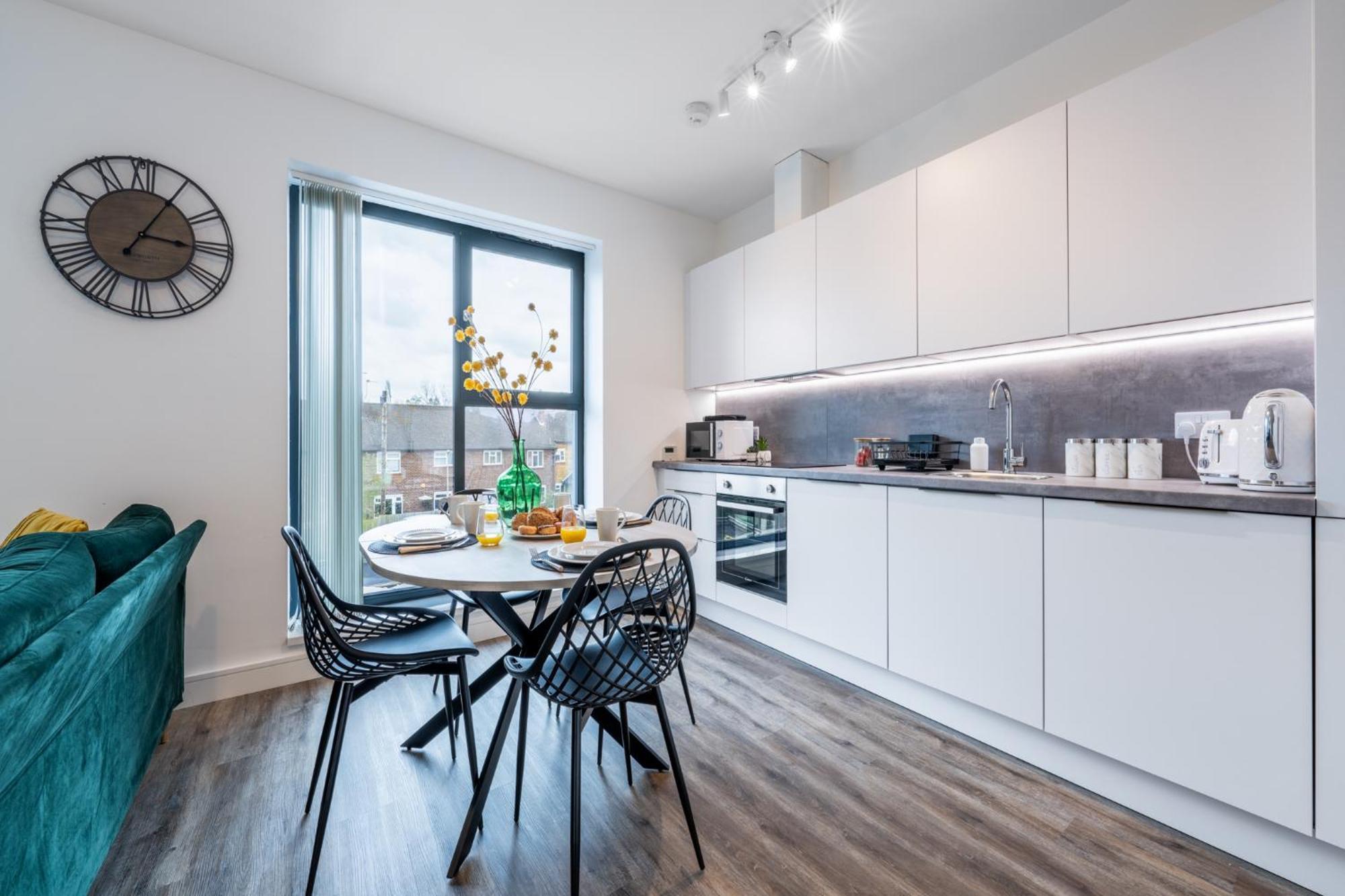 Potters Bar - Free Parking - Private Bathroom - Netflix - 4 Mins Walk To Station - 20 Mins Direct Trains To London 外观 照片